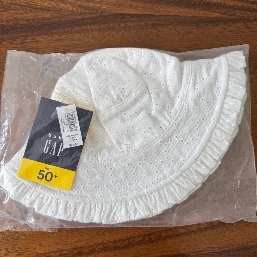 NWT Baby GAP White Eyelet Sun Hat 6-12M UPF 50+